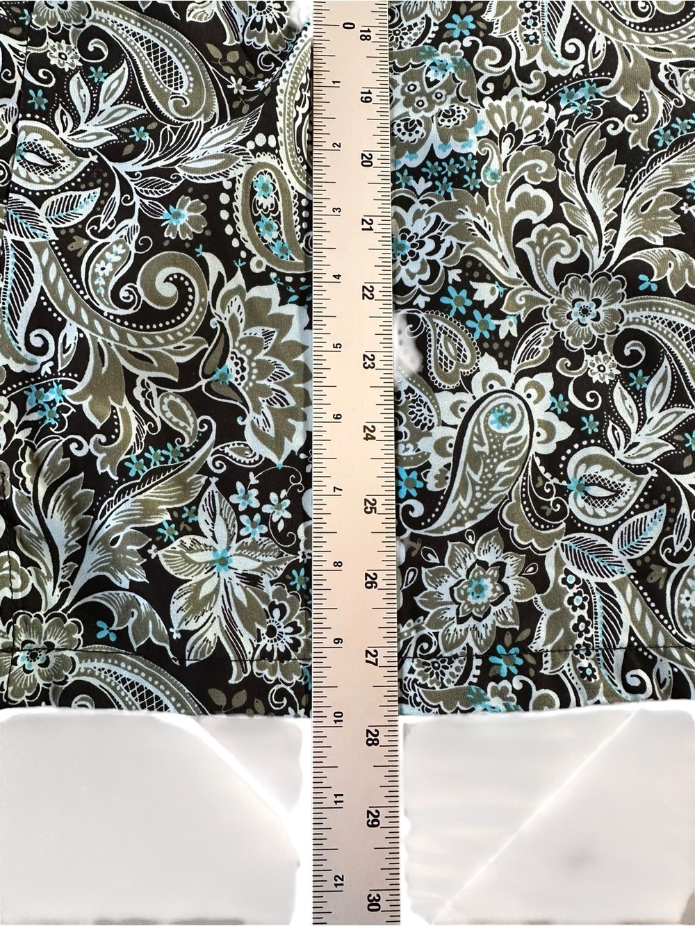 Butter-Soft Black Green Paisley Short Sleeve V-Neck Scrub Top XL - Picture 6 of 10